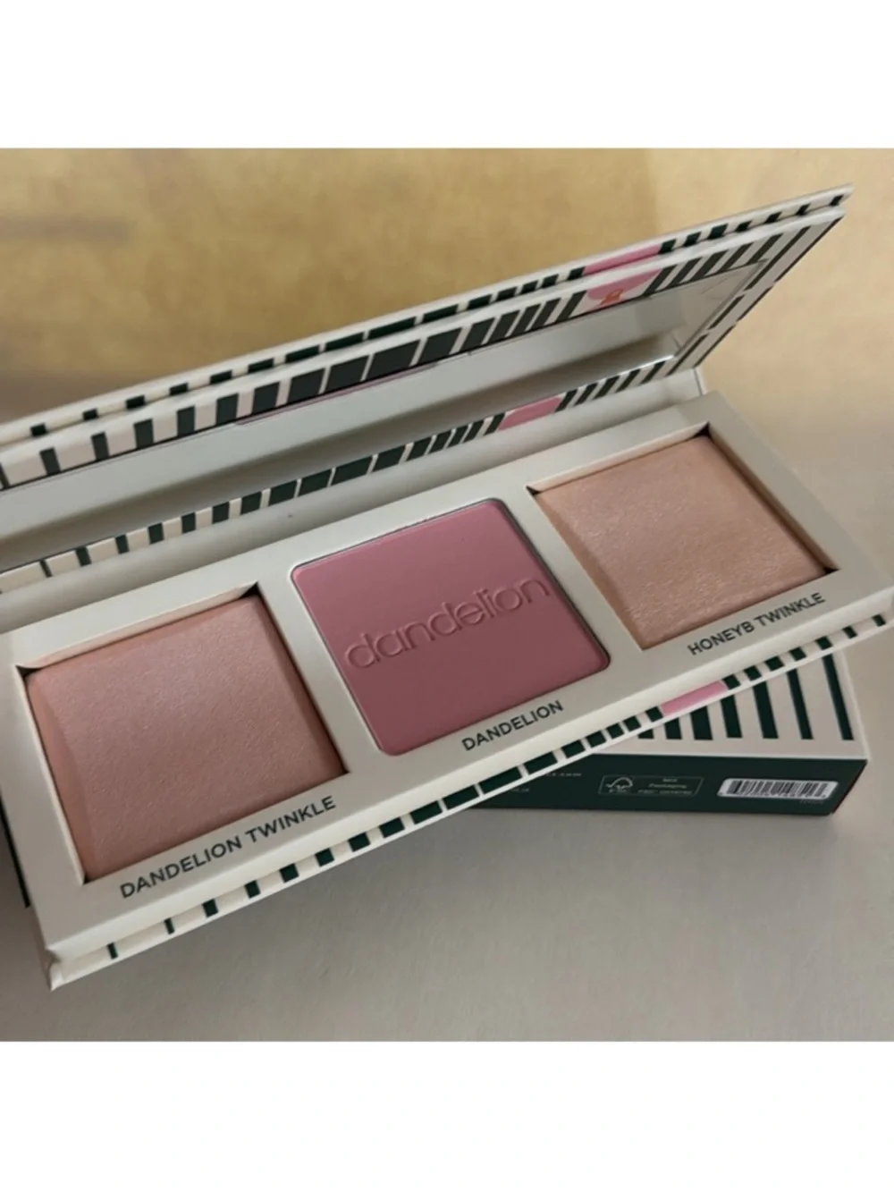 BENEFIT COSMETICS Twinkle ‘n Jingle Blush & Highlighter Palette Ltd Ed. $101 NIB